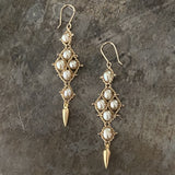 Arrowhead earrings in champagne pearls