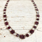 Tiny Flowers necklace in garnet